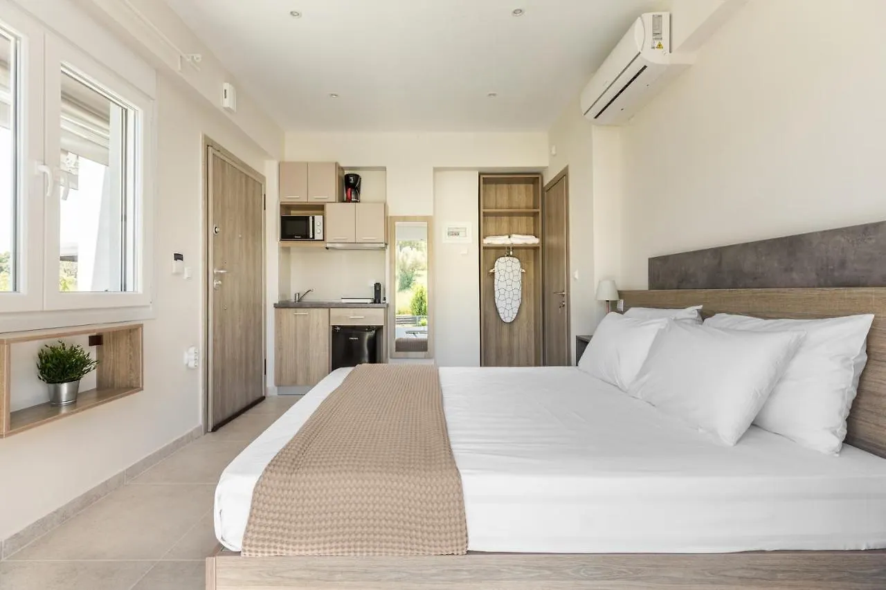 V Luxury Apartments Posidi Hotel